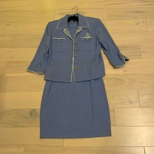 St John collection by Marie Gray. Size 6. Two piece. Blue.